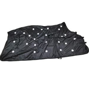 Mantas para Caballos Magnéticas de Malla con Diseño de Lunares de Alta Calidad, Hechas de Tela de Malla Ligera, Mantas Inferiores en Tamaños y Colores Surtidos - Product Image 1