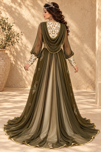 Caftan Maxi Élégant Vert Olive et Ivoire Brodé en Velours Prune avec Manches Transparentes et Dos Drapé pour Femme Musulmane Mishkat Couture - Product Image 6