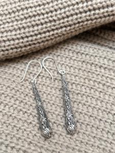 Boucles d'oreilles pendantes en laiton style tribal vintage pour femme, motif floral bohème, finition argent oxydé, bijoux délicats [Vente en gros/OEM/ODM] - Product Image 1