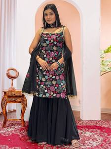 Ensemble Salwar Kameez ethnique pour femmes, Kurti mi-longue brodée florale réversible, Dupatta en filet, tenue traditionnelle pour mariage et Diwali - Product Image 3