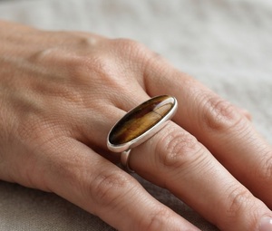 Anillo de Piedra Natural Ojo de Tigre al por Mayor, Anillo de Plata de Ley 925 con Cristal Ovalado Largo Hecho a Mano, Joyería de Aniversario - Product Image 5