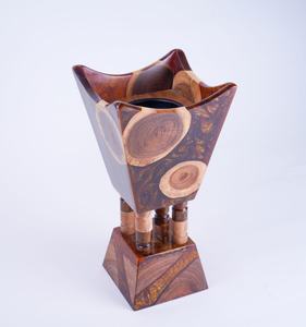 Quemador de Incienso Artesanal, Duradero y Ecológico, de Madera/Resina, para Uso Religioso, con Incrustaciones Geométricas y Copa en Forma de Estrella - Product Image 1