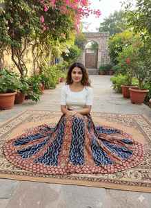 Falda Bohemia Étnica para Mujer, Estampada en Serigrafía con Diseño Floral y Lentejuelas, Cintura Natural, Largo hasta la Rodilla, Estilo Flare, en Lino/Algodón Orgánico Bagru - Product Image 5