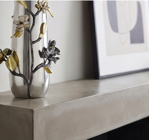 Jarrón de Metal Contemporáneo Hecho a Mano con Cuerpo Plateado y Relieve Floral Dorado y Negro para Centro de Mesa, Decoración Floral para Sala de Estar - Product Image 5