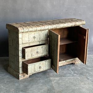 La Mejor Colección de Gabinetes de Almacenamiento Vintage de Latón Indio con Tachuelas, Arte Antiguo del Himalaya - Product Image 2