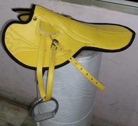 Selles de course de chevaux en cuir et synthétique disponibles