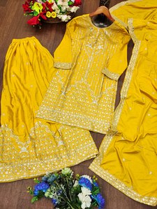 ชุดเสื้อครีปปักลายธรรมชาติพรีเมียม พร้อมกางเกงชาราร่าเอวยางยืด 38 นิ้ว และผ้าคลุมไหล่ปักลาย ชุดแต่งกายสไตล์ชาติพันธุ์สำหรับผู้หญิง - Product Image 4
