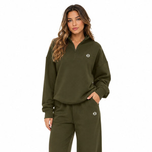 Conjunto Deportivo Casual de Moda para Mujer al por Mayor con Logotipo Personalizado, de Alta Calidad, con Pantalones Cortos con Cremallera y Sudadera con Cremallera de Cuarto - Product Image 3