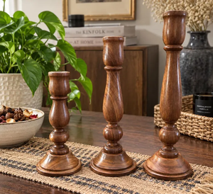 Ensemble de 3 porte-bougies en bois, bougeoirs bruns pour décoration de table rustique par B H Brothers - Product Image 1