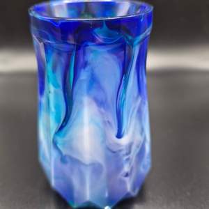 Vase en résine artistique pour la décoration de table et d'étagère Marque RR ENTERPRISES Modèle RR202513072 - Product Image 4