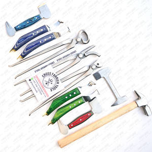 Kit d'outils de maréchal-ferrant de luxe Blacksmith Essentials Pince à sabot de 12 "de long, pince à ongles, extracteur, couteau à boucle Sharpe avec pic et marteau - Product Image 1
