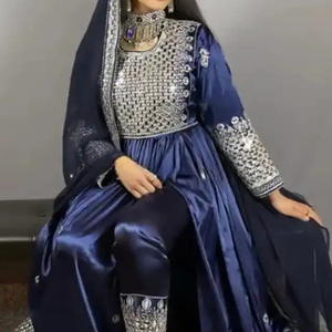 Robe afghane Kuchi vintage en mousseline à manches longues, faite main, couleurs personnalisées, avec broderie miroir et motifs ethniques traditionnels - Product Image 6