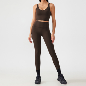 Ensemble de yoga et de fitness pour femmes, respirant et léger, de haute qualité, avec débardeur de sport et leggings très extensibles pour la salle de sport et le yoga au quotidien - Product Image 4