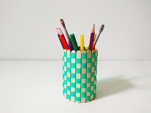 Cesta Organizadora de Escritorio de Mimbre Tejida a Mano para Oficina y Hogar - Product Image 4