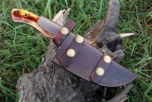 Couteau de chasse artisanal personnalisé avec lame en acier Damas, manche en os, étui en cuir, pointe clip, longueur totale de 10 pouces - Product Image 5