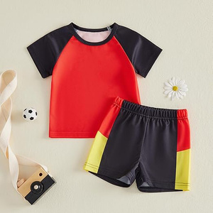 Ensemble de maillots de football personnalisés pour équipes de jeunes, tenue d'entraînement légère et respirante pour joueurs jeunes - Product Image 1