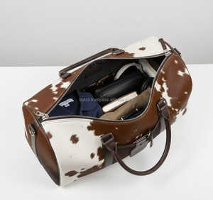 กระเป๋าเดินทางหนังวัวแท้แบบมีขน รุ่นแฟชั่น พร้อมซิปปิด จากโรงงาน LHODB-0089 - Product Image 3