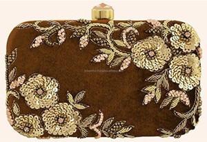 Pochette de broderie de perles de rocaille dorées Pochette de perles Conception complexe Petites perles artisanales florales cousues à la main - Product Image 4