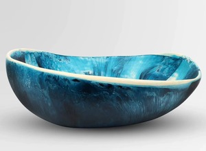 Bol à salade moderne en résine de qualité alimentaire, finition polie, texture Aqua Swirl, couleur personnalisable, écologique, fait main, pour la décoration de table. - Product Image 3