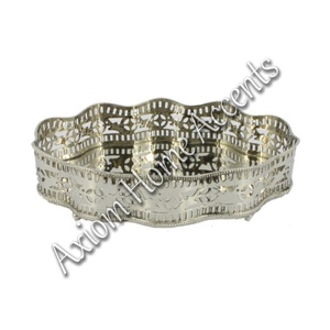 Plateau en laiton fabriqué à la main avec finition brillante parfait pour la fête de Noël servant par Axiom Home Accents - Product Image 4