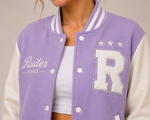 Chaqueta Varsity Lila con Letra R Bordada en Blanco para Mujer, Estilo Preppy, Corte Regular, Cuello Camisero, Logotipo Frontal - Product Image 6