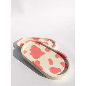 Plateaux décoratifs en résine élégants dans des formes ovales et rondes modernes pour les maisons contemporaines - Product Image 4