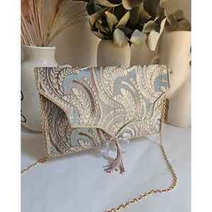 Bolso Tote Tradicional Hecho a Mano en India con Cuentas de Vidrio y Asa de Baguette, Accesorio de Moda Diaria de Lujo Informal y Duradero, Promocional - Product Image 5