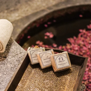 Savon artisanal au miel et aux flocons d'avoine, ingrédients naturels, huiles essentielles pures, barre de bain hydratante, soin doux pour la peau, pour usage quotidien et cadeaux - Product Image 3