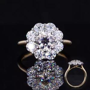 Elegante Anillo de Plata 925 con Moissanita, Forma de Flor, Aspecto de Diamante Brillante, Joyería para Regalo de Fiesta y Uso Diario - Product Image 1