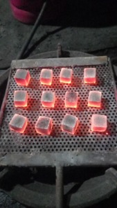 ถ่านกะลามะพร้าวคุณภาพพรีเมียม เหมาะสำหรับบุหรี่ชิชา - Product Image 2