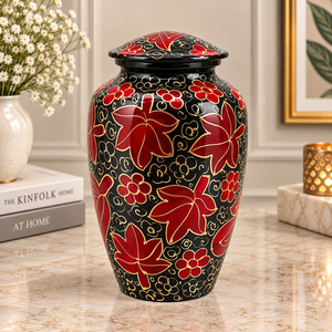 Urne funéraire en métal lilas avec élégantes détails ondulés dorés, corps arrondi, couvercle ajusté, récipient commémoratif pour cendres - Product Image 6
