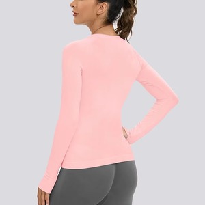 T-shirt de sport moulant pour femme, personnalisé par le fabricant, en Spandex haute élasticité, séchage rapide, vêtement de fitness et de gym, marque personnalisée - Product Image 2