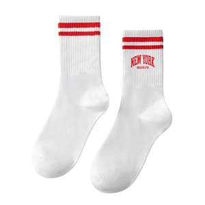 Chaussettes de sport athlétiques durables personnalisées OEM/ODM avec logo jacquard imprimé, talon et bout renforcés, respirantes en coton/spandex pour la course à pied - Product Image 3