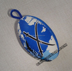 Porte-clés porte-clés en PU personnalisé en forme de rugby finition brillante - Product Image 3