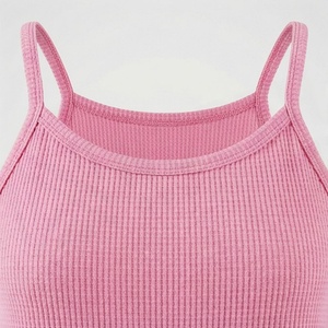 Ensemble 2 pièces côtelé rose pour femme : débardeur sans manches et short au-dessus du genou, coupe décontractée, idéal printemps-été - Product Image 4