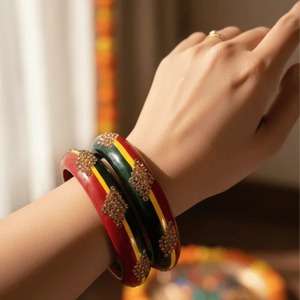กำไลข้อมือสองข้างดีไซน์เป็นเอกลักษณ์พร้อมชุดพลอยเทียมดาวกระจายแบบดั้งเดิม2ชิ้นสำหรับผู้หญิงมีจำหน่ายในราคาที่ดีที่สุด - Product Image 5