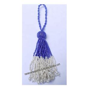 Gland décoratif de tenture murale perlée en verre dans le ton bleu et blanc pour la noce de Noël - Product Image 1