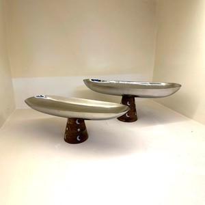 Ensemble de bols de service ovales en aluminium faits à la main avec support en bois incrusté de lune et d'étoiles pour une décoration élégante de la salle à manger et de la maison - Product Image 3