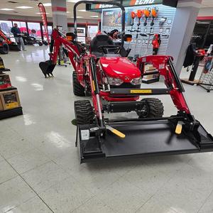 Tractor de Ruedas MASSEY FERGUSON GC1723E 4WD con Componentes Principales: Bomba, Motor, Caja de Cambios y Rodamientos - Product Image 3