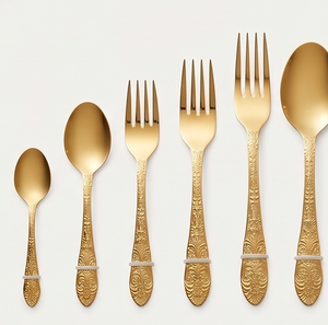 Ensemble de couverts dorés avec des poignées gravées élégantes pour la vaisselle de mariage, compatibles lave-vaisselle, couverts en métal - Product Image 4
