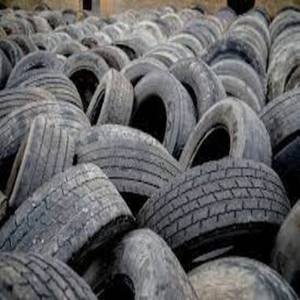 Pneus usagés pressés : livraison rapide et qualité supérieure garantie, parfaits pour les projets de recyclage et prix de gros - Product Image 1