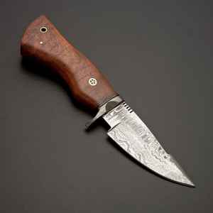 มีดบุชคราฟท์เหล็กดามัสกัสตีขึ้นรูปด้วยมือ ขายดี พร้อมปลอกหนัง รองรับ OEM ใบมีดแบบ Fixed Blade เหมาะสำหรับตั้งแคมป์และล่าสัตว์ - Product Image 1