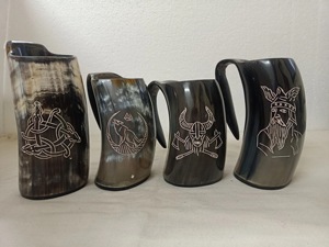 Mug en corne de bœuf de luxe, design viking, avec poignée, gravé sur mesure, pour boissons chaudes et froides - Product Image 1