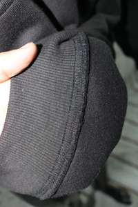 Sudadera con capucha negra de 450 GSM con logotipo personalizado bordado/impreso, corte holgado para hombres, mujeres y unisex. - Product Image 5