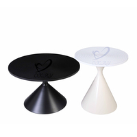 Table basse en céramique élégante et luxueuse avec un design compact Table basse pour salon intérieur Balcon