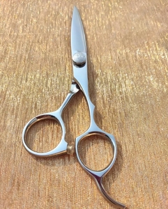 Ciseaux de barbier professionnels résistants à l'eau et au vent, vente en gros, coupe de cheveux, détails fonctionnels inclus. - Product Image 5