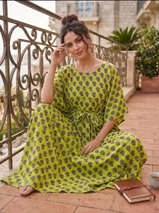 Robe longue caftan élégante en coton vert citron à imprimé floral pour femme, style bohème, avec ceinture à nouer, idéale pour la plage ou comme cache-maillot. - Product Image 5