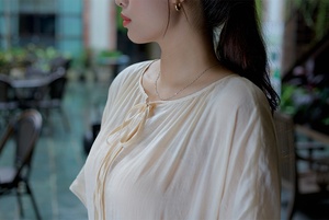 เดรสยาวปานกลางขนาดใหญ่พิเศษสไตล์เรียบง่ายเก๋ไก๋ผ่อนคลาย100% โลโก้ผ้าทอด้านหลังพิมพ์ลายดิจิตอล - Product Image 5