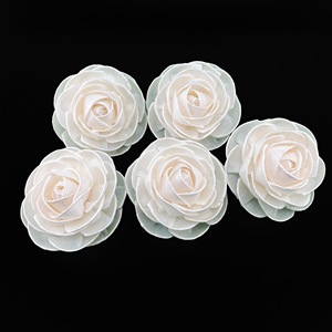 Flores de madera sola de rosa blanca clásica, tamaño: 8-8.5cm, hechas a mano, al por mayor, varillas de ratán para fragancia del hogar, flor de madera sola hecha a mano. - Product Image 5