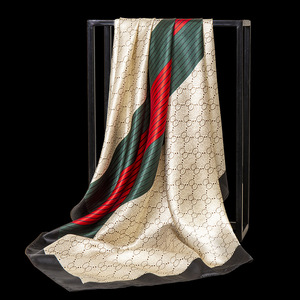 Écharpe en satin de soie 100% personnalisable avec couleur et logo imprimés, longueur moyenne, style décontracté pour femmes, haute qualité, respirante et confortable - Product Image 2